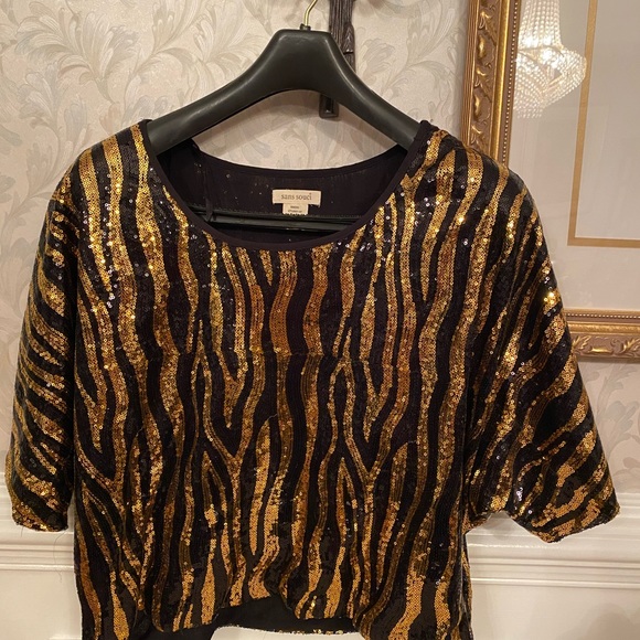 Top - Picture 3 of 6